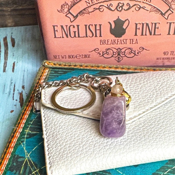Silver amethyst keychain/card holder amulet/protection crown chakra crystal - Picture 2 of 5